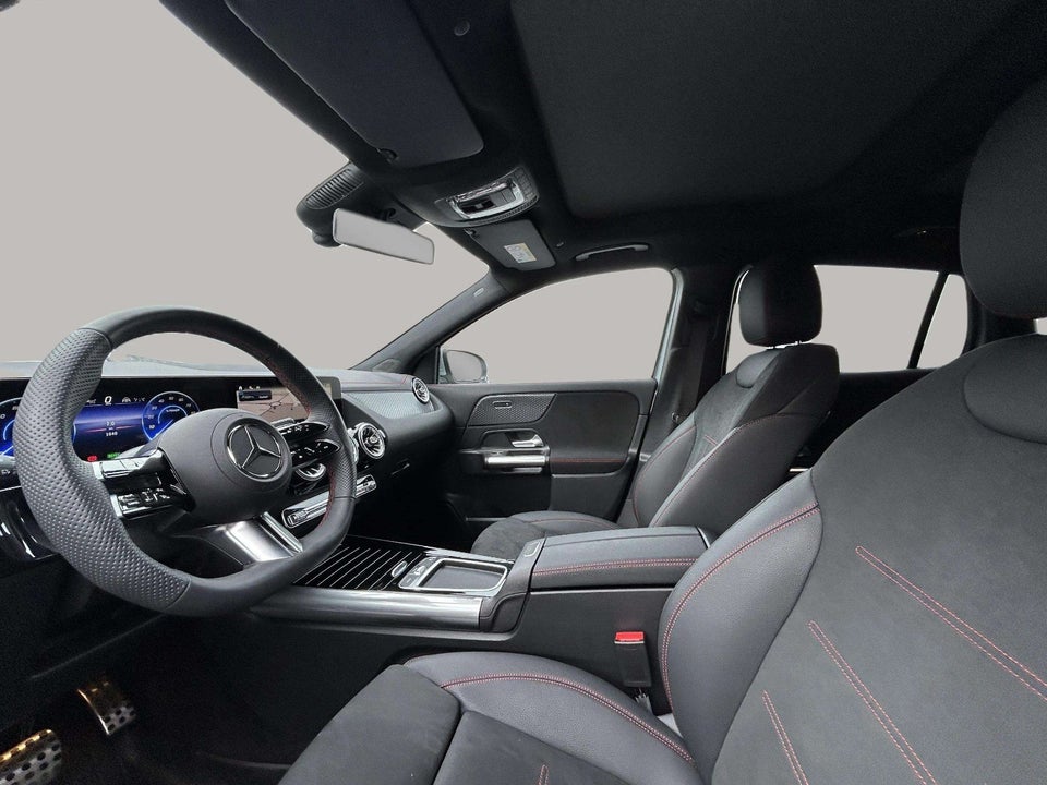 Mercedes EQA300 AMG Line 4Matic 5d