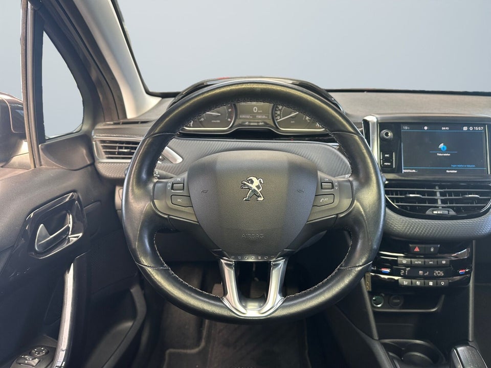 Peugeot 208 1,5 BlueHDi 100 Privé 5d