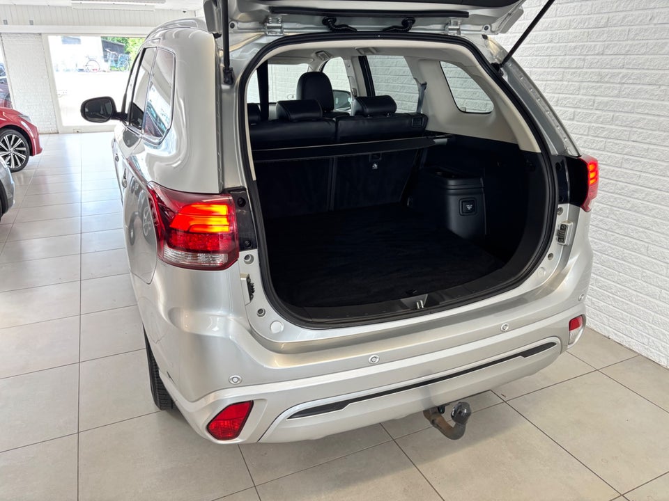 Mitsubishi Outlander 2,4 PHEV Intense CVT 4WD 5d