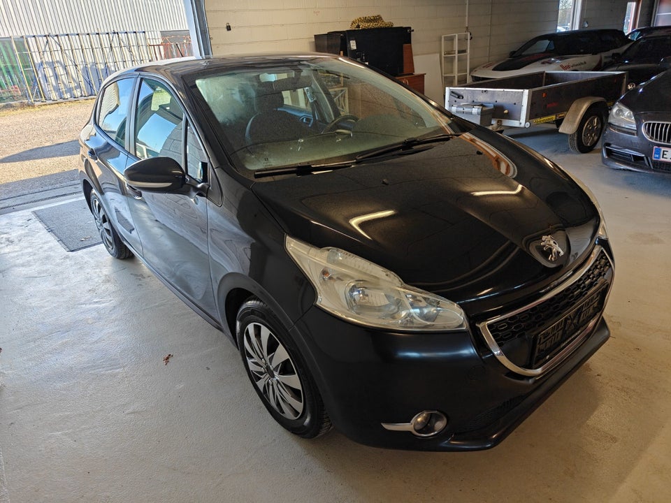 Peugeot 208 1,2 VTi Active 5d