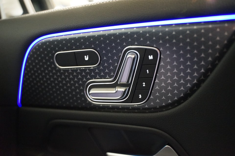 Mercedes EQA300 Progressive 4Matic 5d