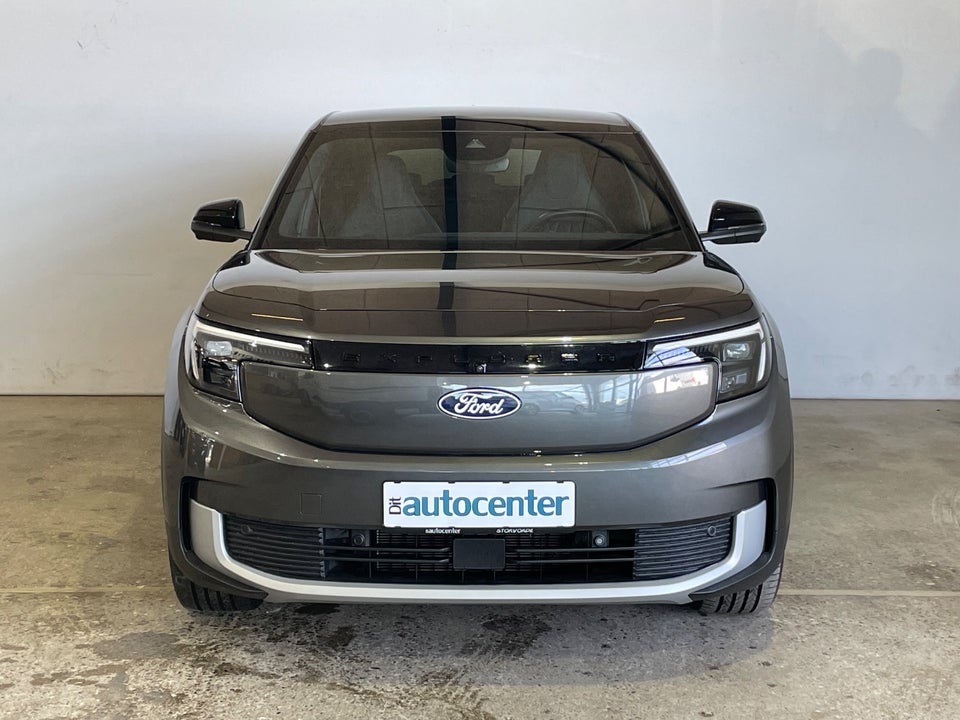 Ford Explorer 82 Premium Extended Range 5d