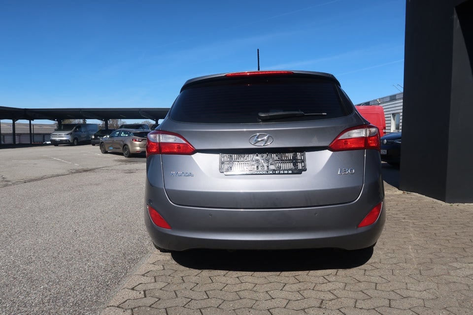 Hyundai i30 1,6 CRDi 110 Premium CW 5d