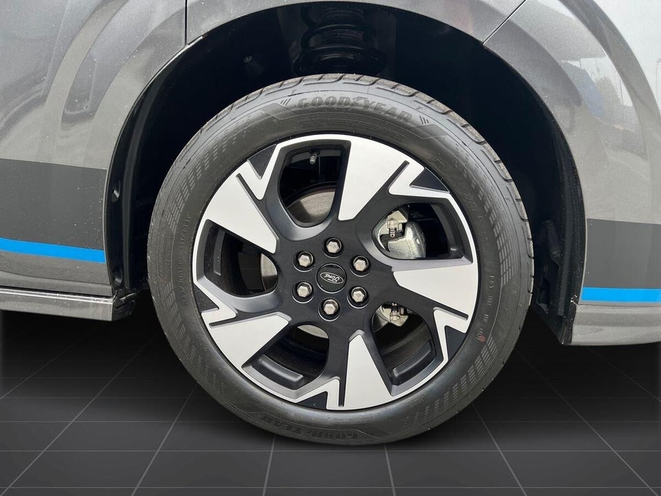 Ford Transit Custom 320 L2 2,5 PHEV Sport CVT