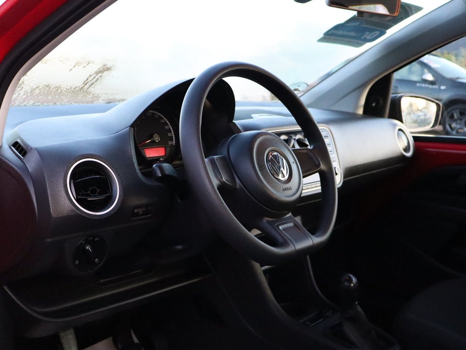 VW Up! 1,0 60 Groove Up! BMT 5d