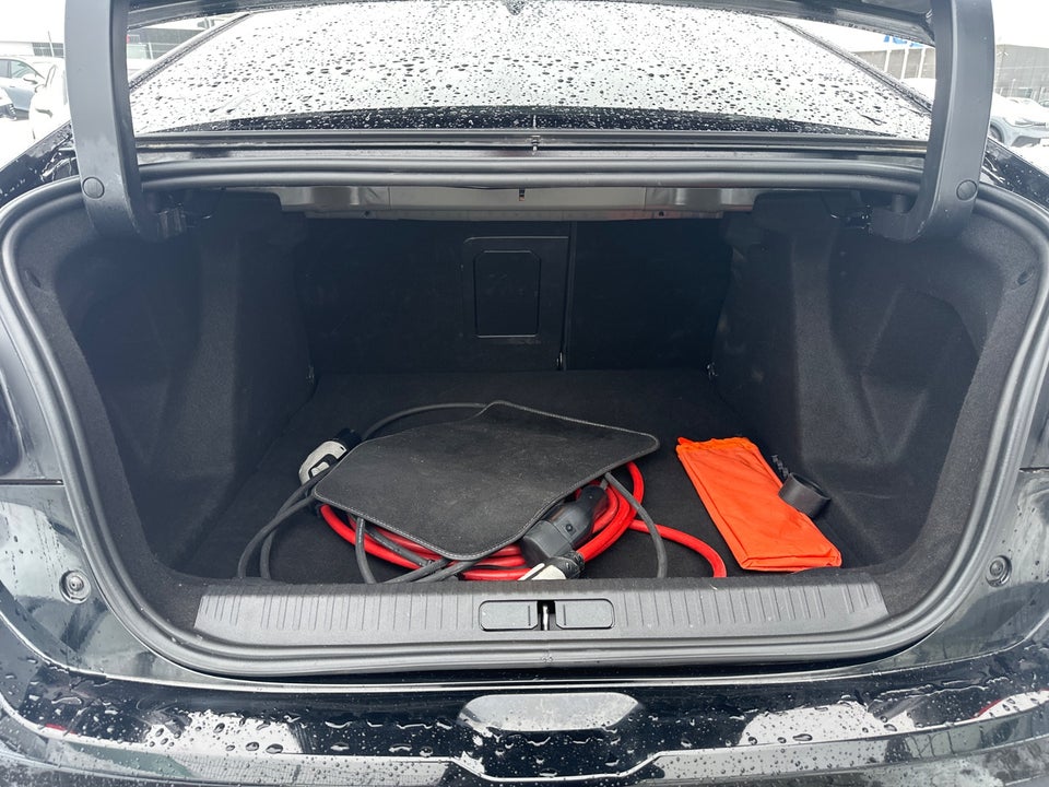 Citroën ë-C4 X 50 Shine 4d