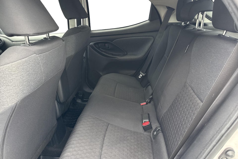 Toyota Yaris 1,5 Hybrid H1 e-CVT 5d