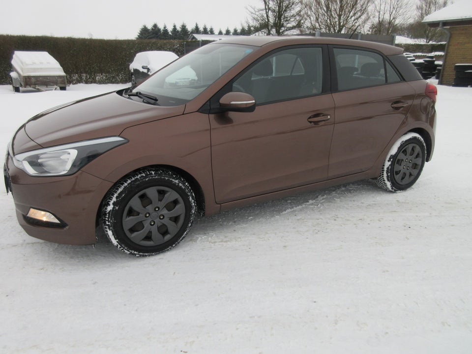 Hyundai i20 1,25 Fresh 5d