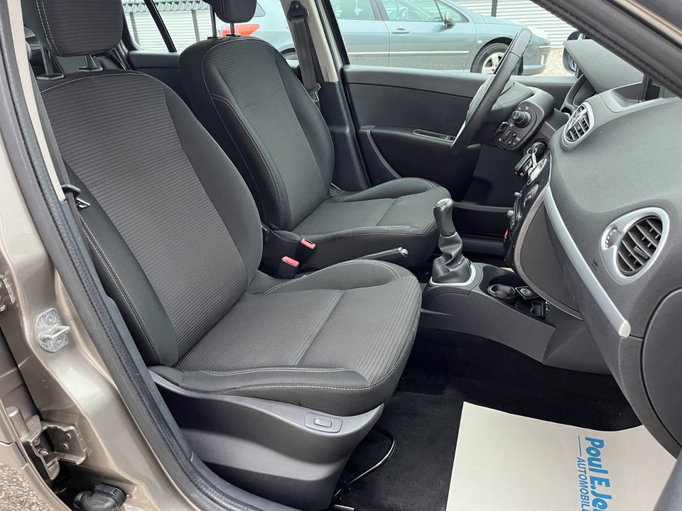 Renault Clio III 1,5 dCi 90 Expression Sport Tourer 5d