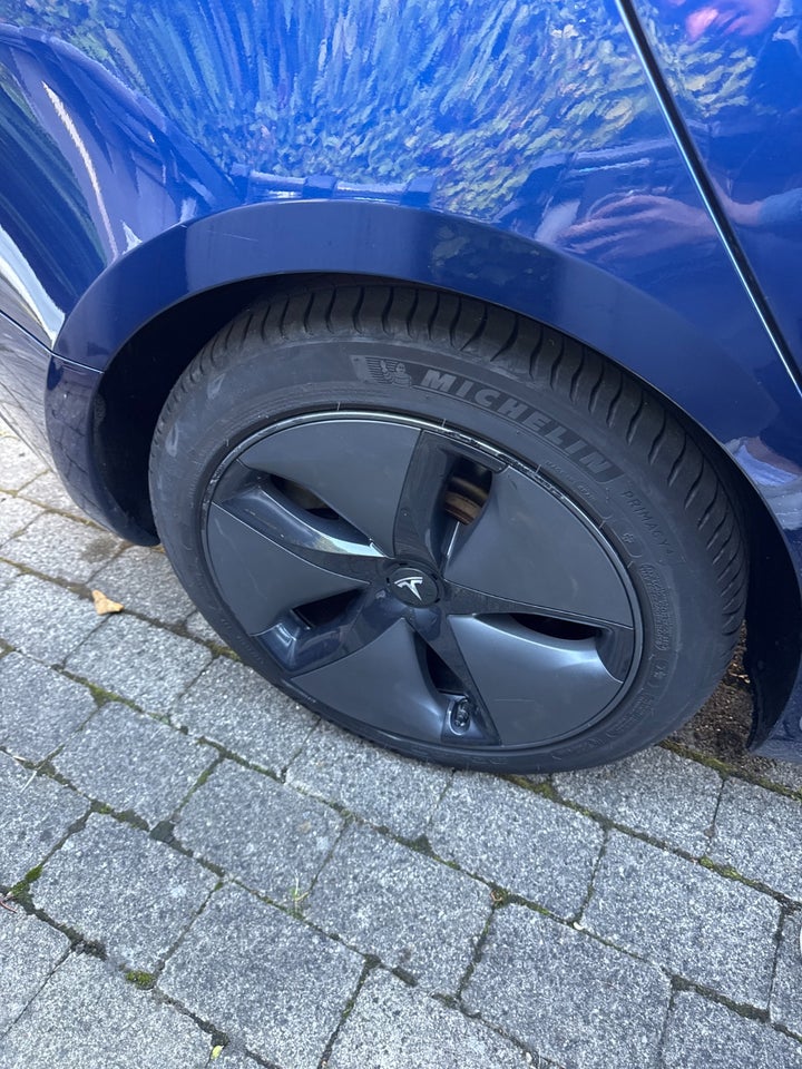 Tesla Model 3 Long Range AWD 4d