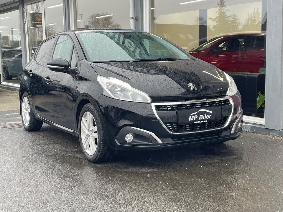 Peugeot 208 1,5 BlueHDi 100 Signature Sky 5d