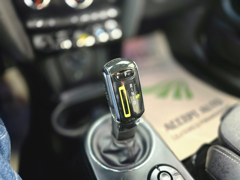 MINI Cooper SE Essential 3d