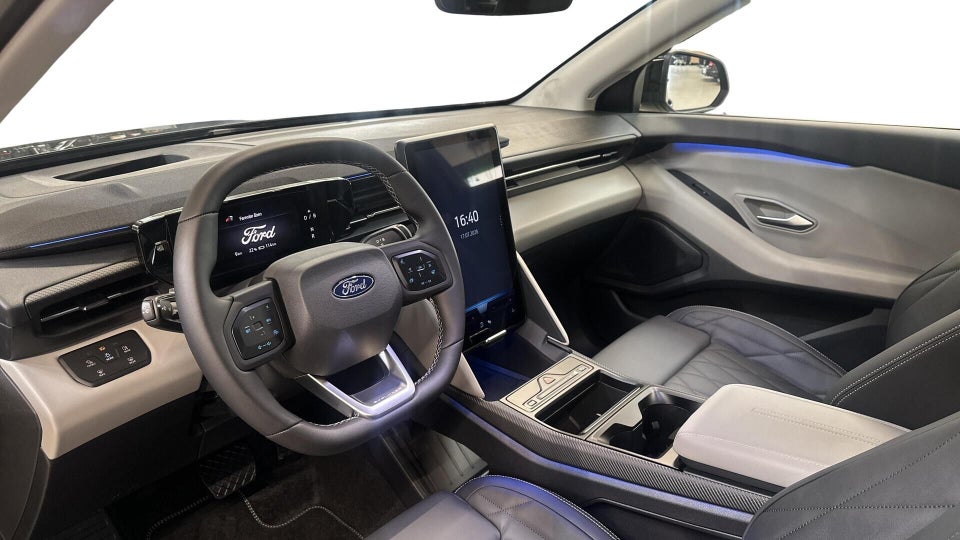 Ford Explorer 79 Premium Extended Range 5d
