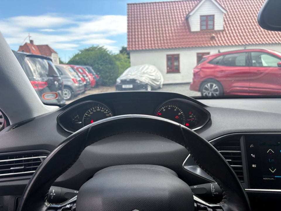 Peugeot 308 1,2 e-THP 130 Active SW 5d