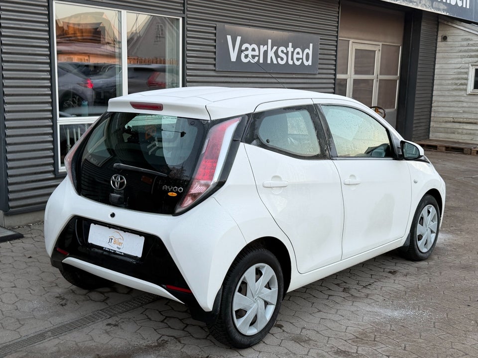 Toyota Aygo 1,0 VVT-i x-play x-shift 5d