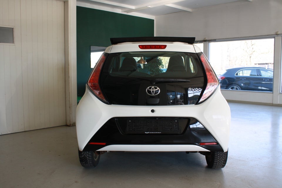 Toyota Aygo 1,0 VVT-i x-wave Sky 5d