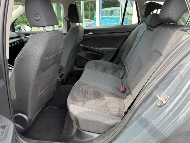 VW Golf VIII 2,0 TDi 150 Style Variant DSG 5d