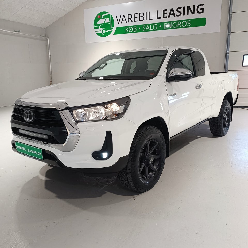 Toyota HiLux 2,4 D T3 Ex.Kab aut. 4d
