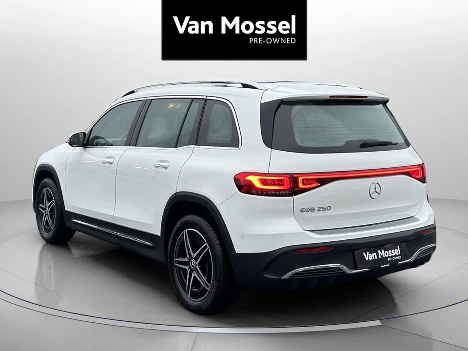 Mercedes EQB250 AMG Line 5d