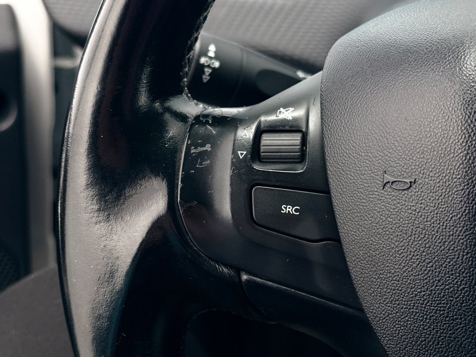 Peugeot 2008 1,6 BlueHDi 100 Allure 5d