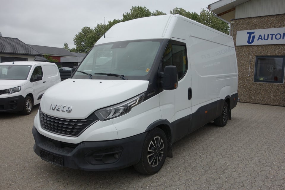 Iveco Daily 2,3 35S16 12m³ Van AG8