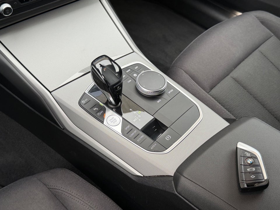 BMW 320d 2,0 Touring Connected aut. 5d