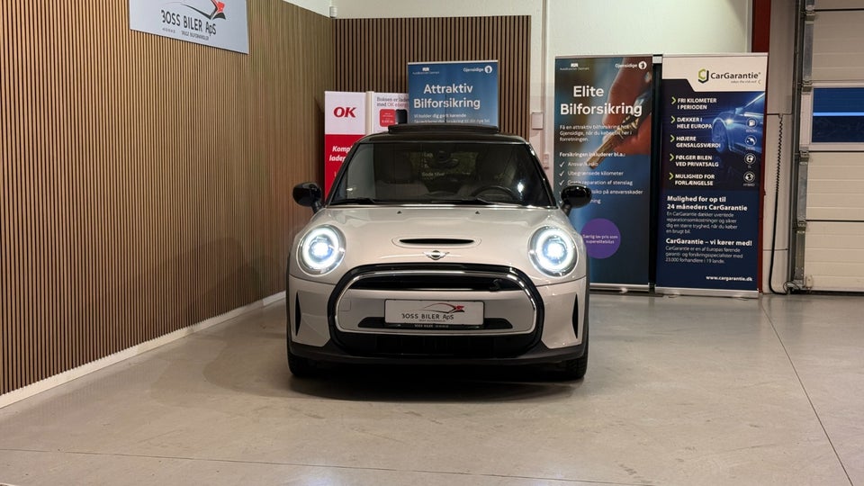 MINI Cooper SE Classic Trim 3d