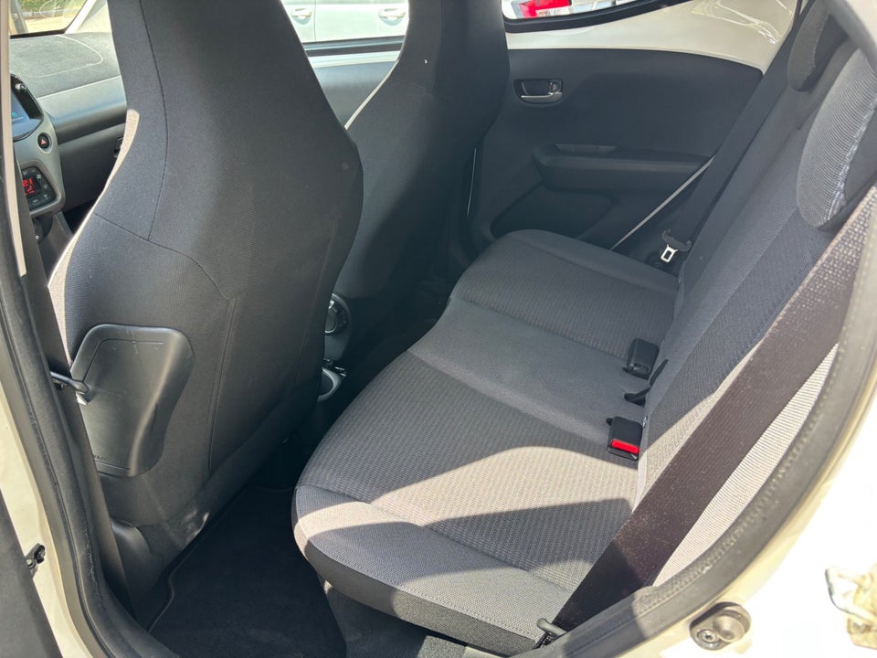 Toyota Aygo 1,0 VVT-i x-press 5d