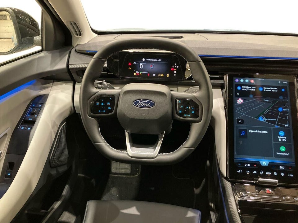 Ford Explorer 82 Premium Extended Range 5d