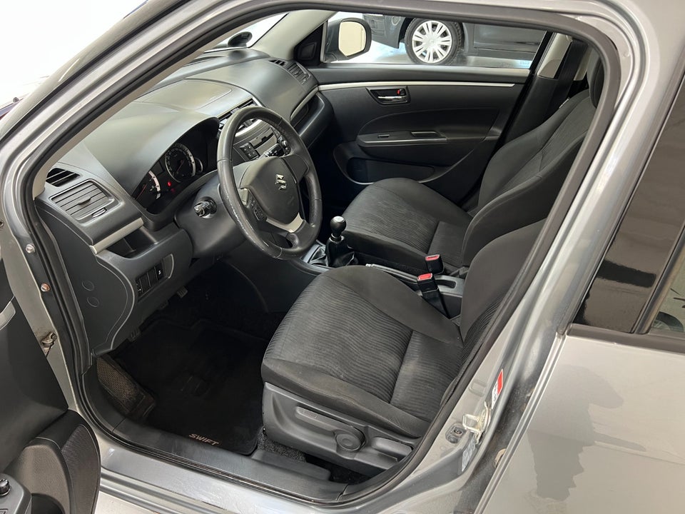 Suzuki Swift 1,2 Young 5d