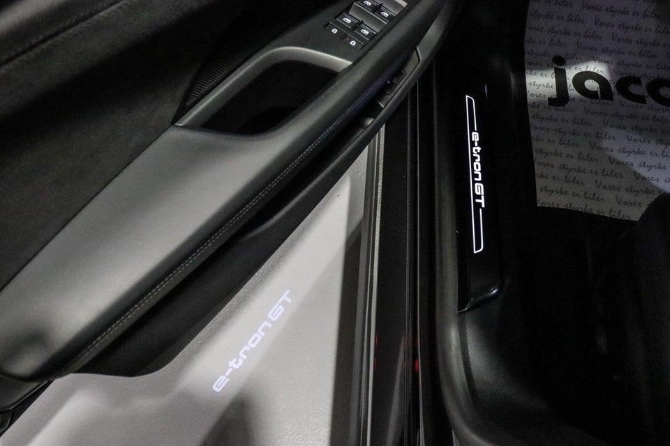 Audi e-tron GT quattro 4d