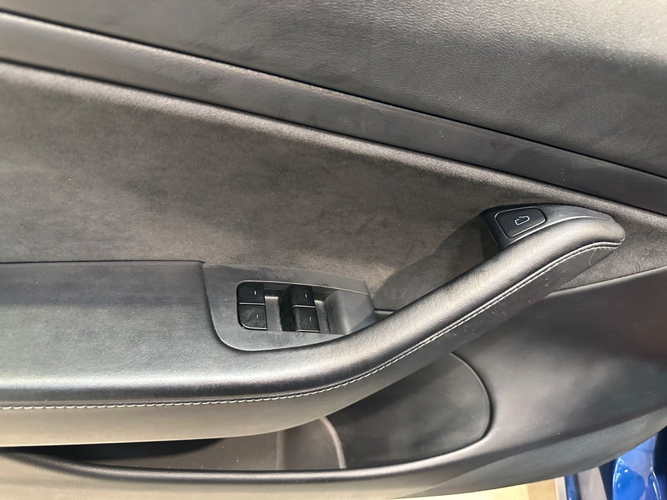 Tesla Model 3 Performance AWD 4d