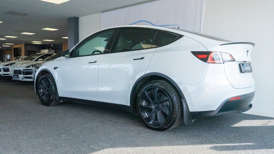 Tesla Model Y RWD 5d