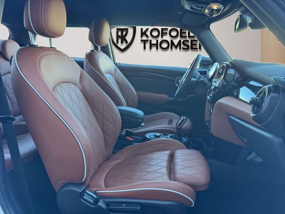 MINI Cooper SE Essential 3d