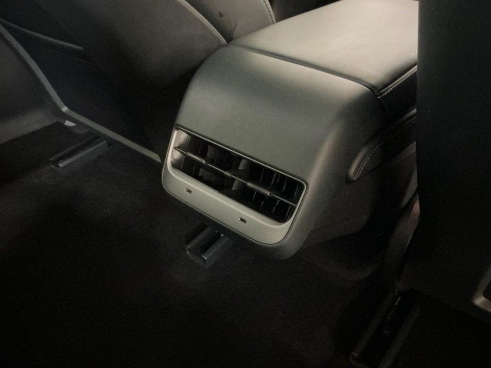 Tesla Model 3 Long Range AWD 4d