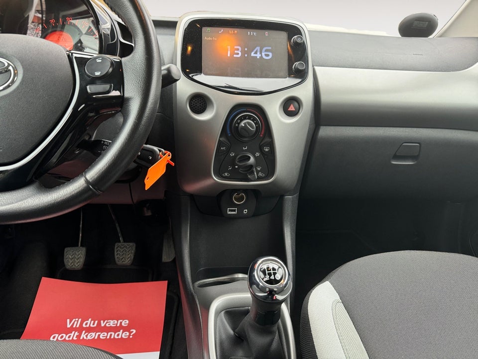 Toyota Aygo 1,0 VVT-i x-play 5d