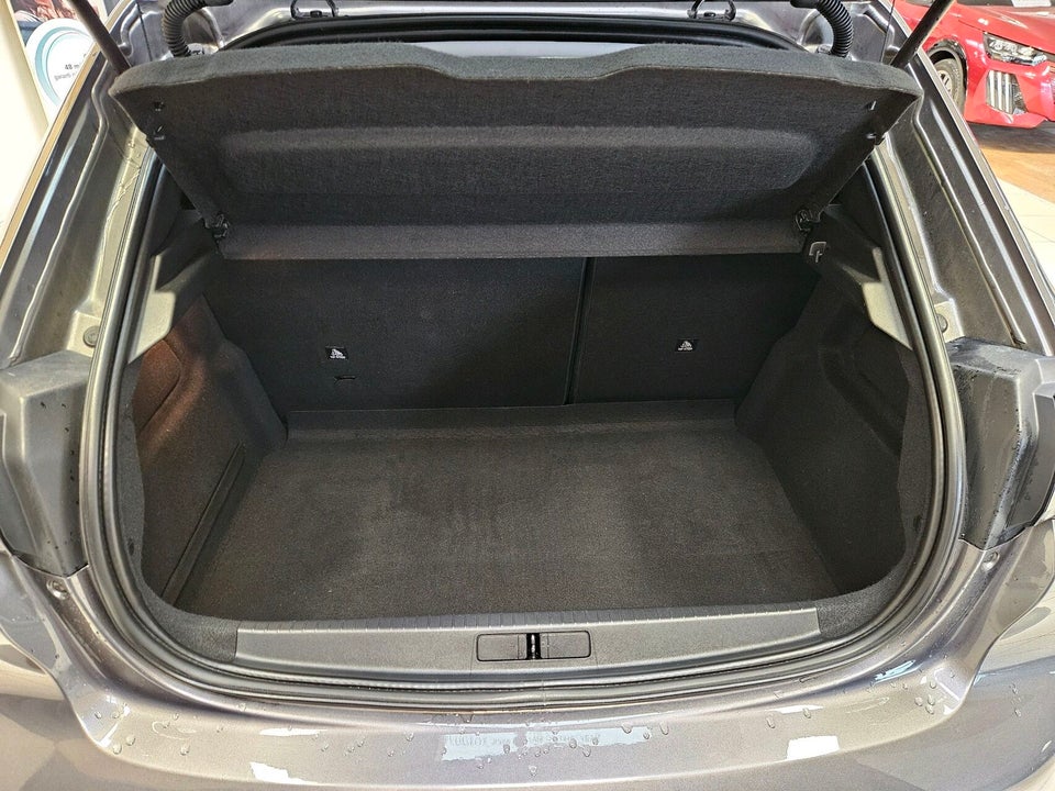 Peugeot 208 1,2 PureTech 100 Allure Sky 5d