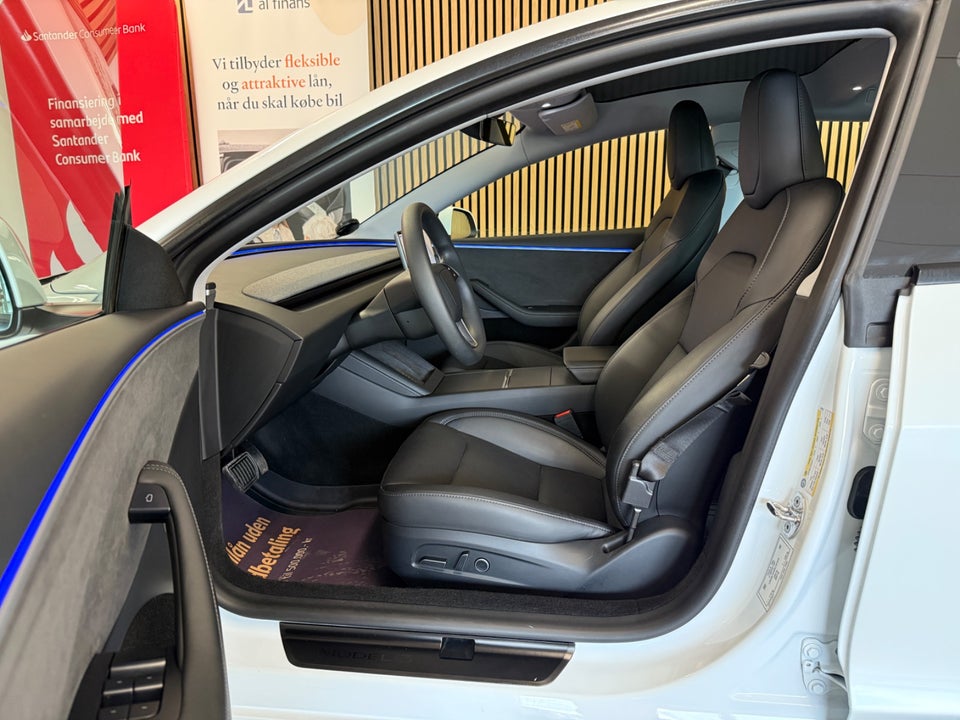 Tesla Model 3 Long Range AWD 4d