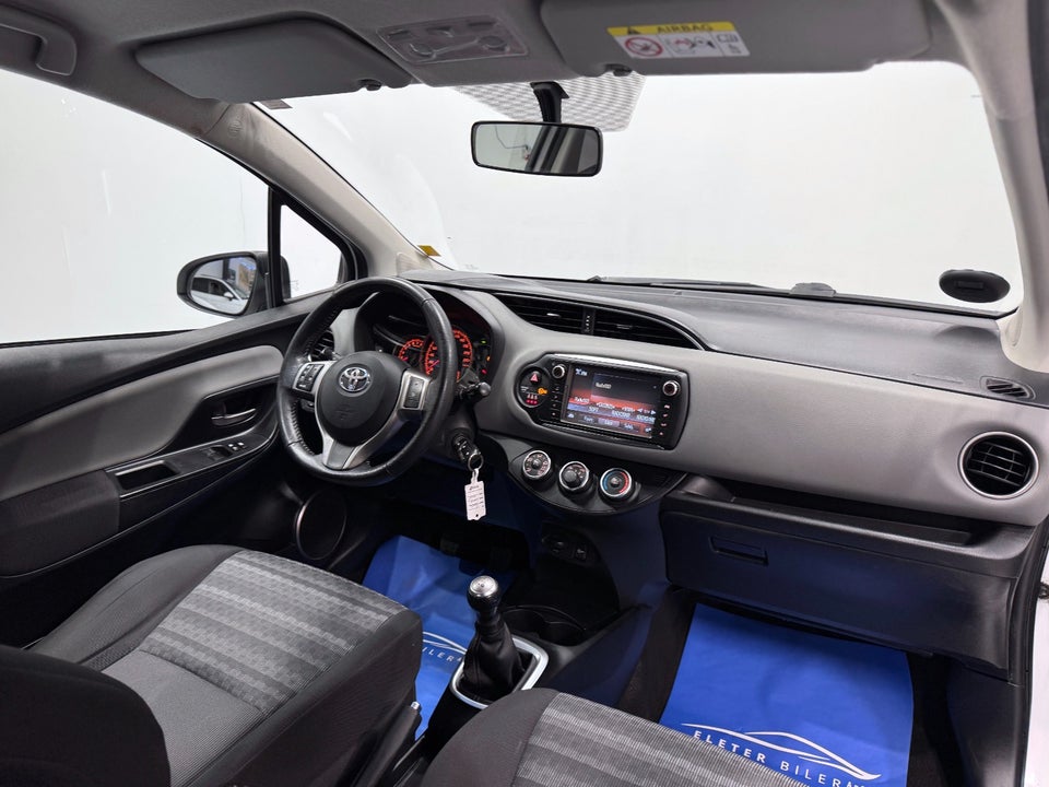 Toyota Yaris 1,0 VVT-i T2 5d