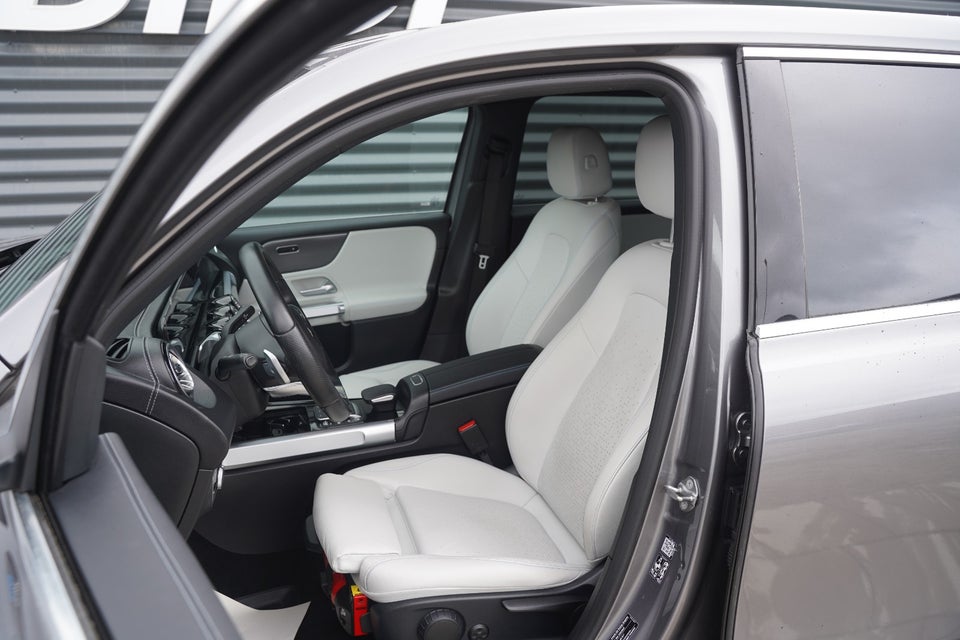 Mercedes EQB300 AMG Line 4Matic 5d