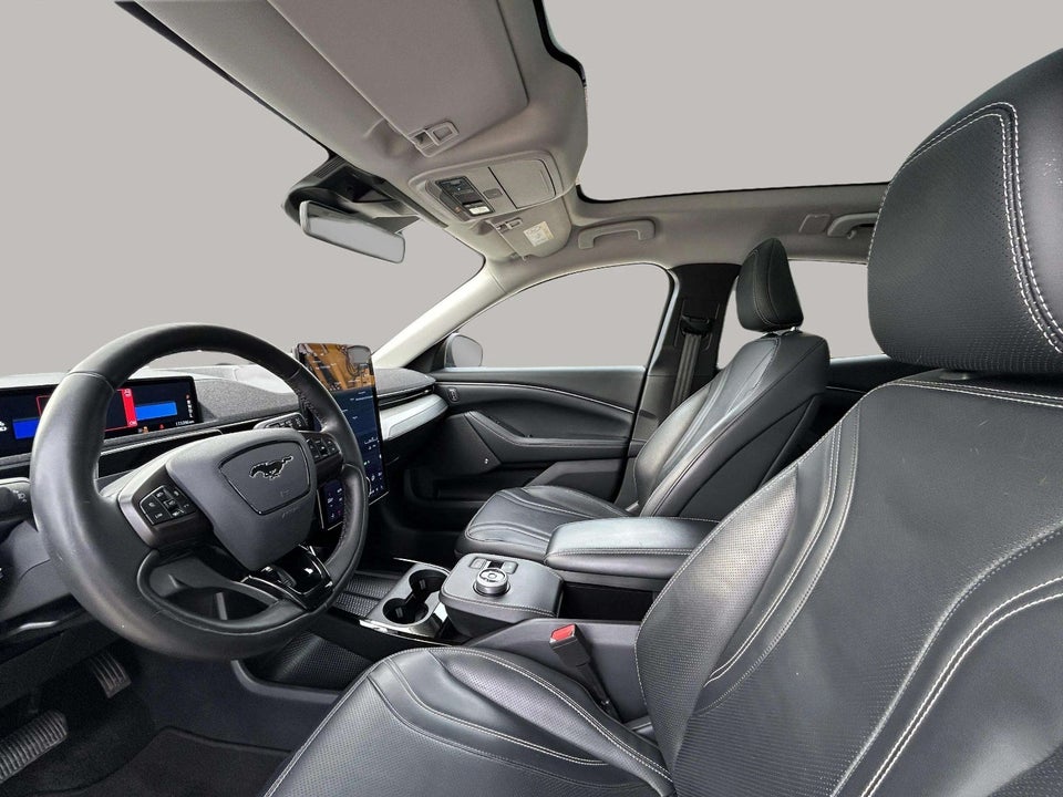 Ford Mustang Mach-E 68 Standard Range 5d