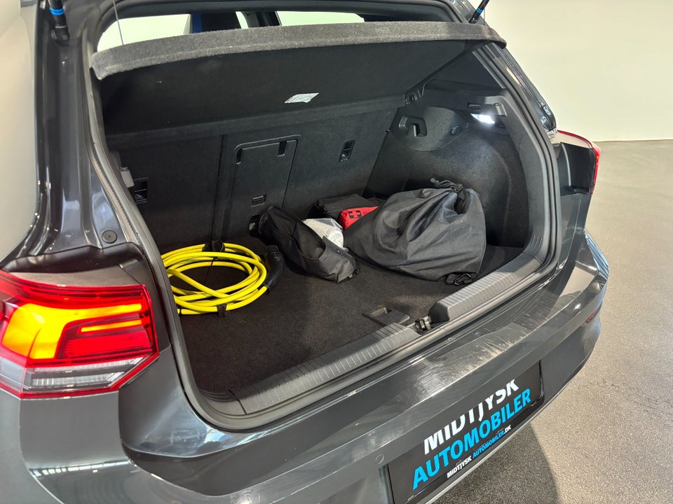 VW Golf VIII 1,4 GTE DSG 5d