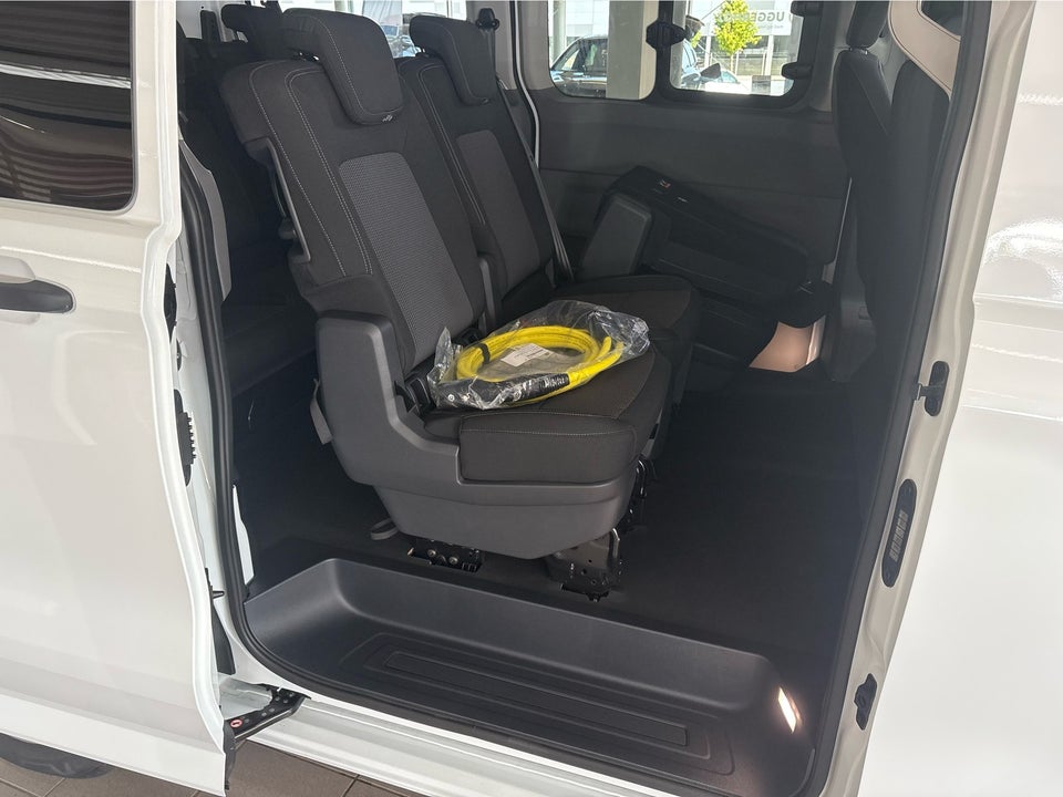 VW e-Caravelle 64 Basis SWB