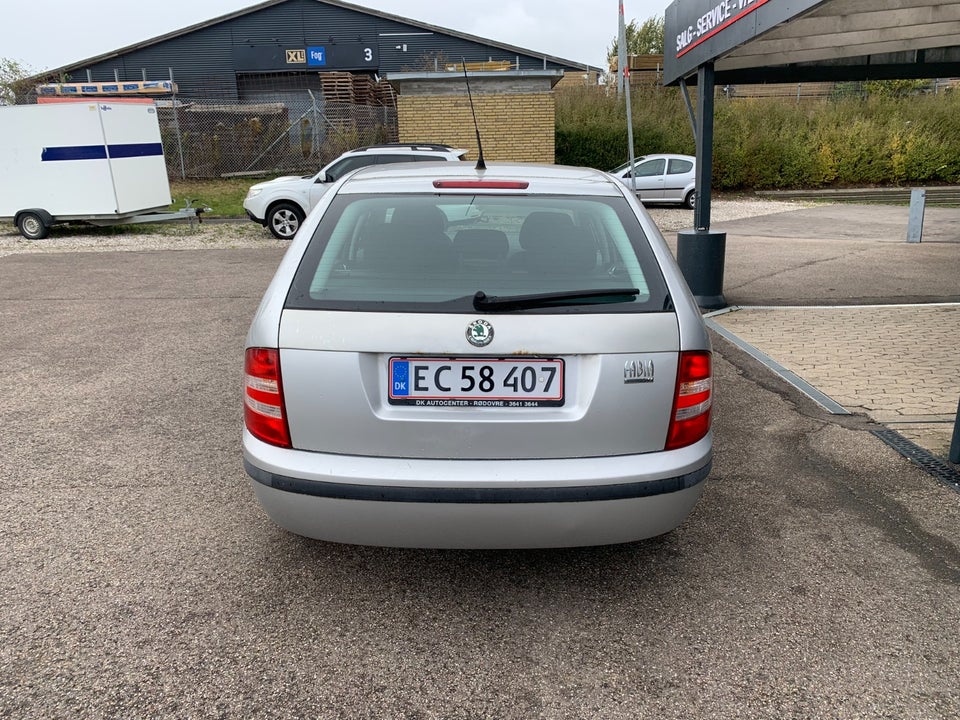 Skoda Fabia 1,4 16V 75 Ambiente Combi aut. 5d