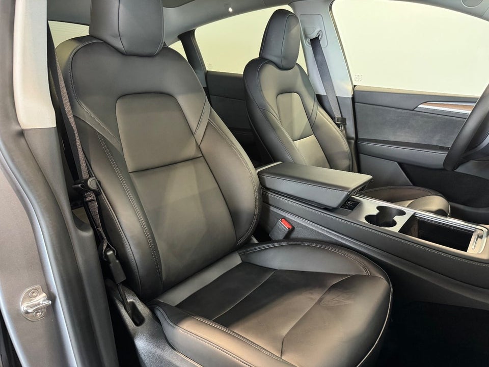 Tesla Model Y Long Range AWD 5d
