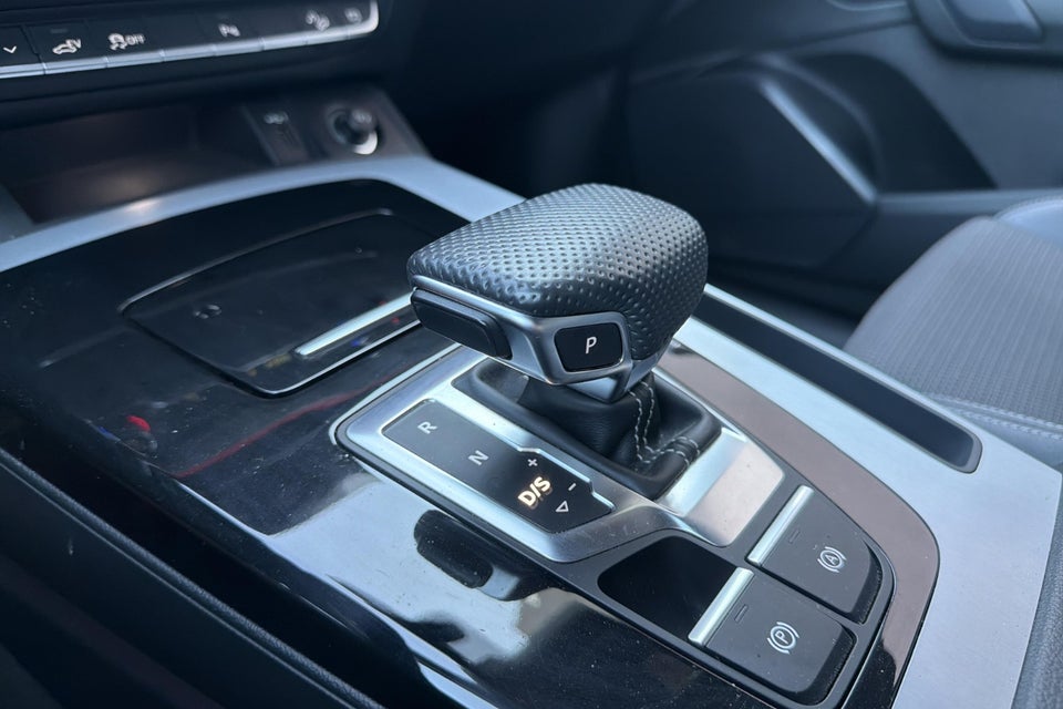 Audi Q5 50 TFSi e S-line quattro S-tr. 5d
