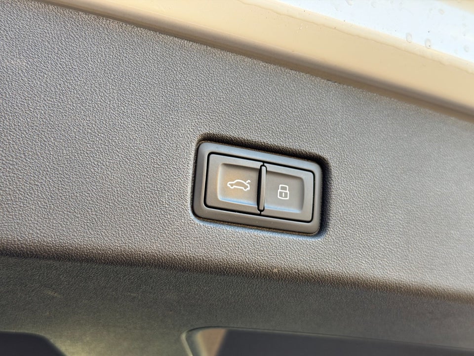 Audi Q4 e-tron 40 Advanced 5d