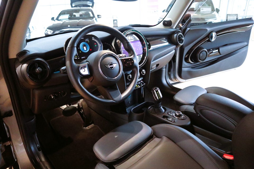 MINI Cooper SE Classic Trim 3d