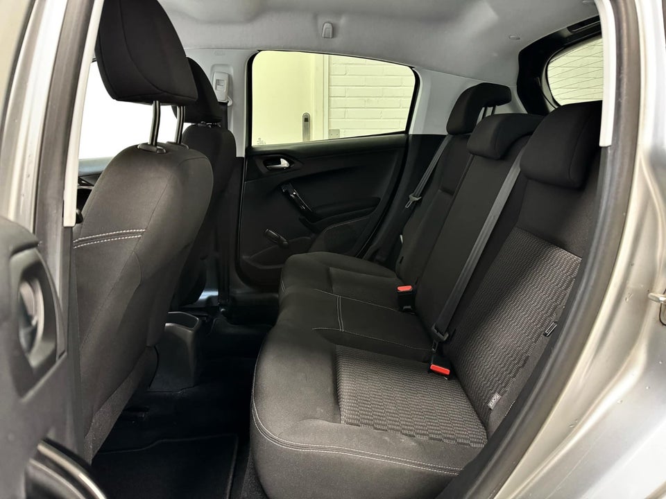 Peugeot 208 1,6 BlueHDi 100 Allure 5d