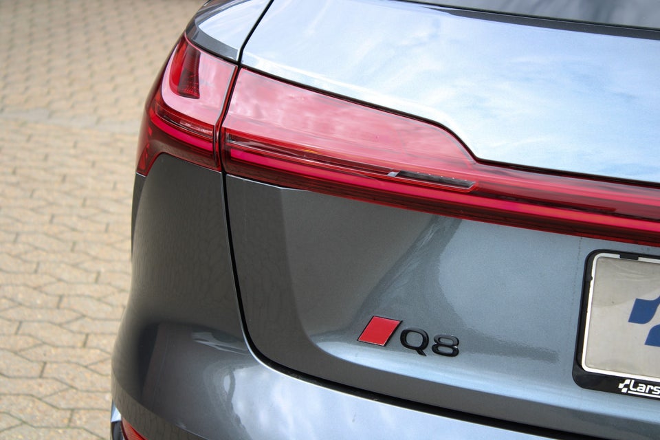 Audi Q8 e-tron 50 S-line quattro 5d